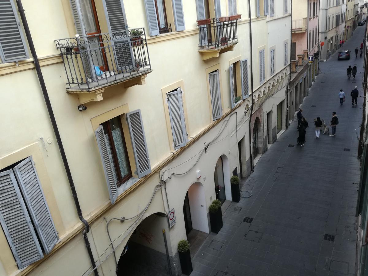Residenza Mazzini Foligno Exterior photo